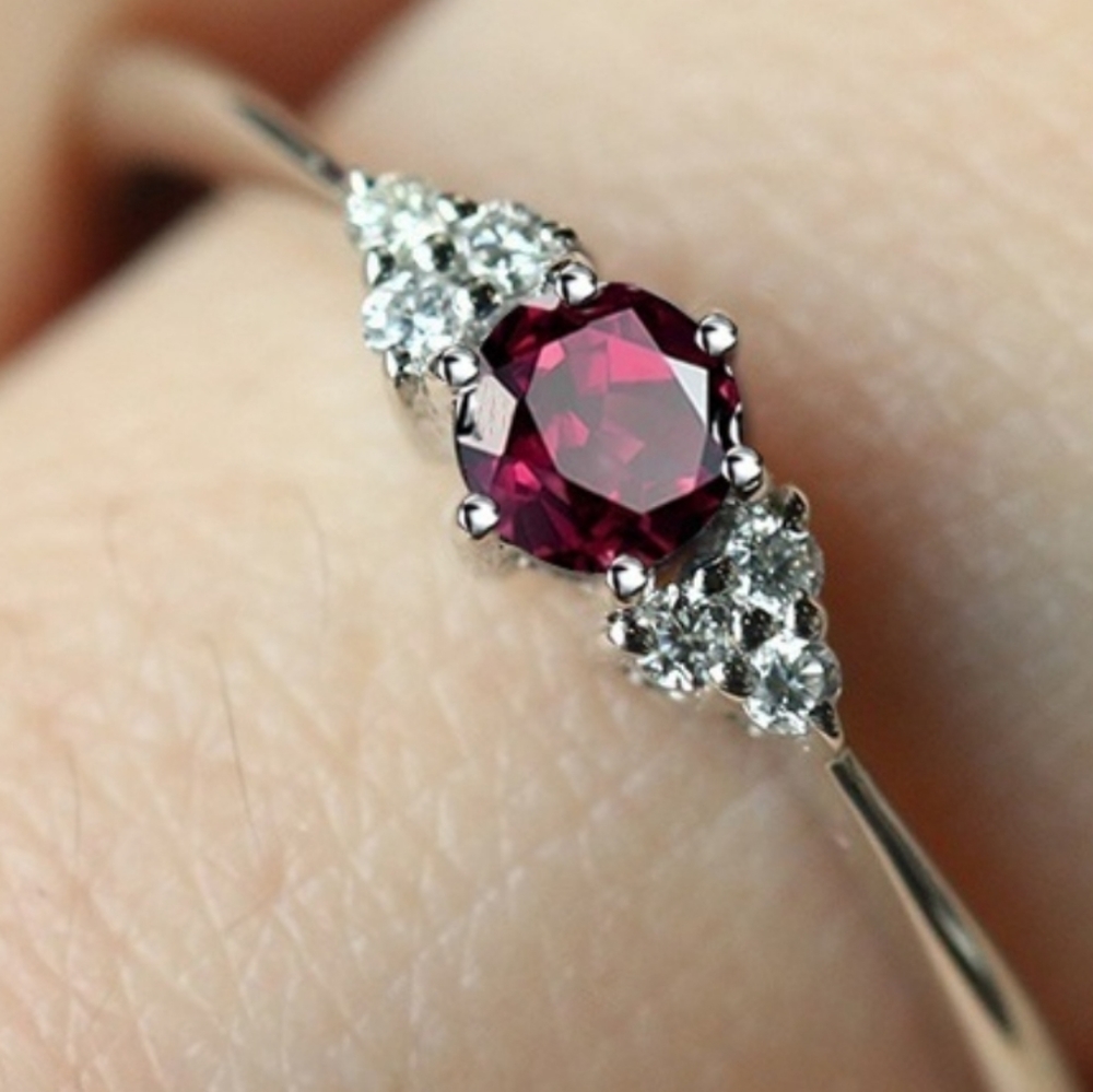Red Ruby Diamond Ring - Picture 2 of 9